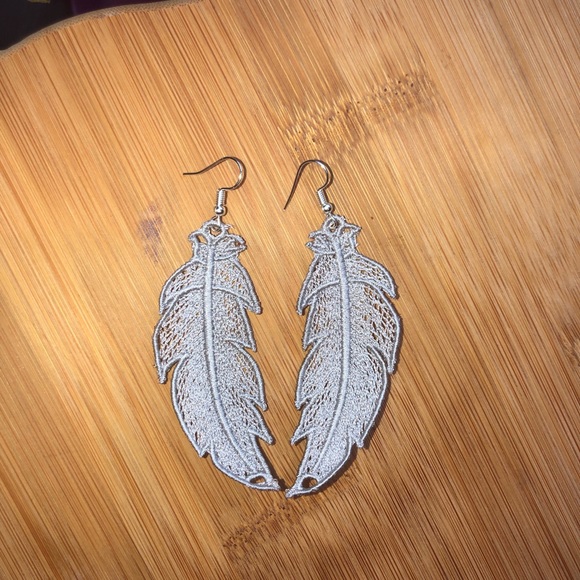 Embroidered Lace Feather Earrings - Picture 3 of 3